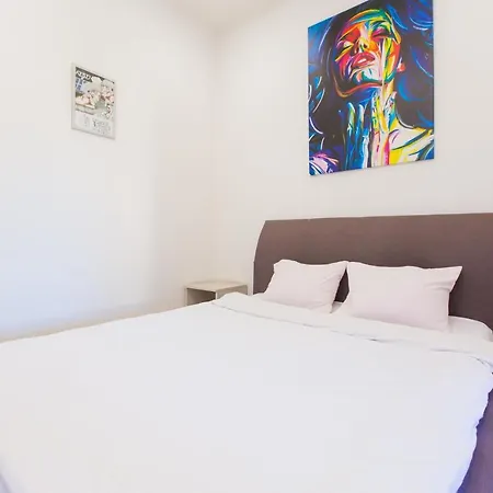 на вулиці проспект свободи 22 одразу біля оперного, біля фонтану Lejlighed *