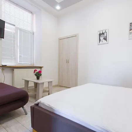 Lejlighed на вулиці проспект свободи 22 одразу біля оперного, біля фонтану