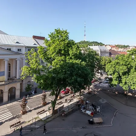 на вулиці проспект свободи 22 одразу біля оперного, біля фонтану Апартаменты *