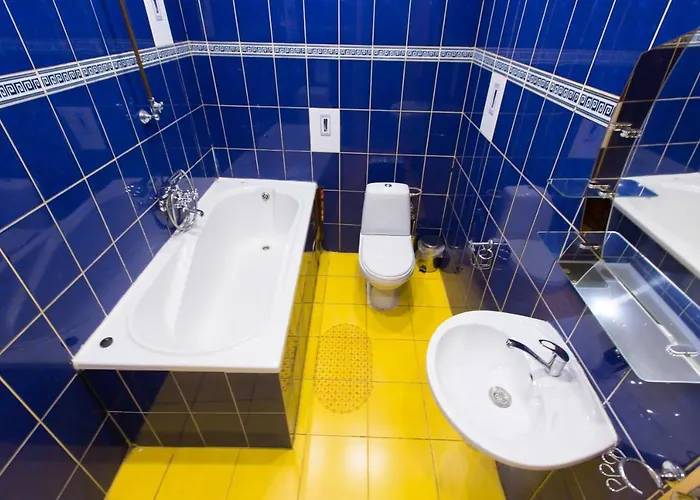 на вулиці проспект свободи 22 одразу біля оперного, біля фонтану * Lviv