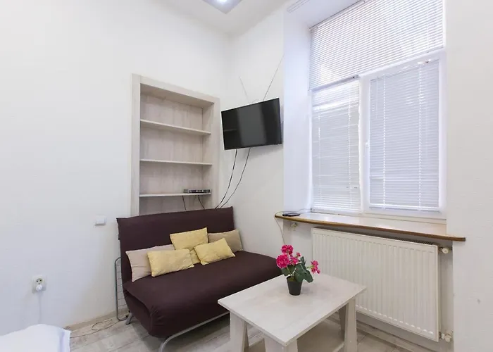 на вулиці проспект свободи 22 одразу біля оперного, біля фонтану شقة إلفيف